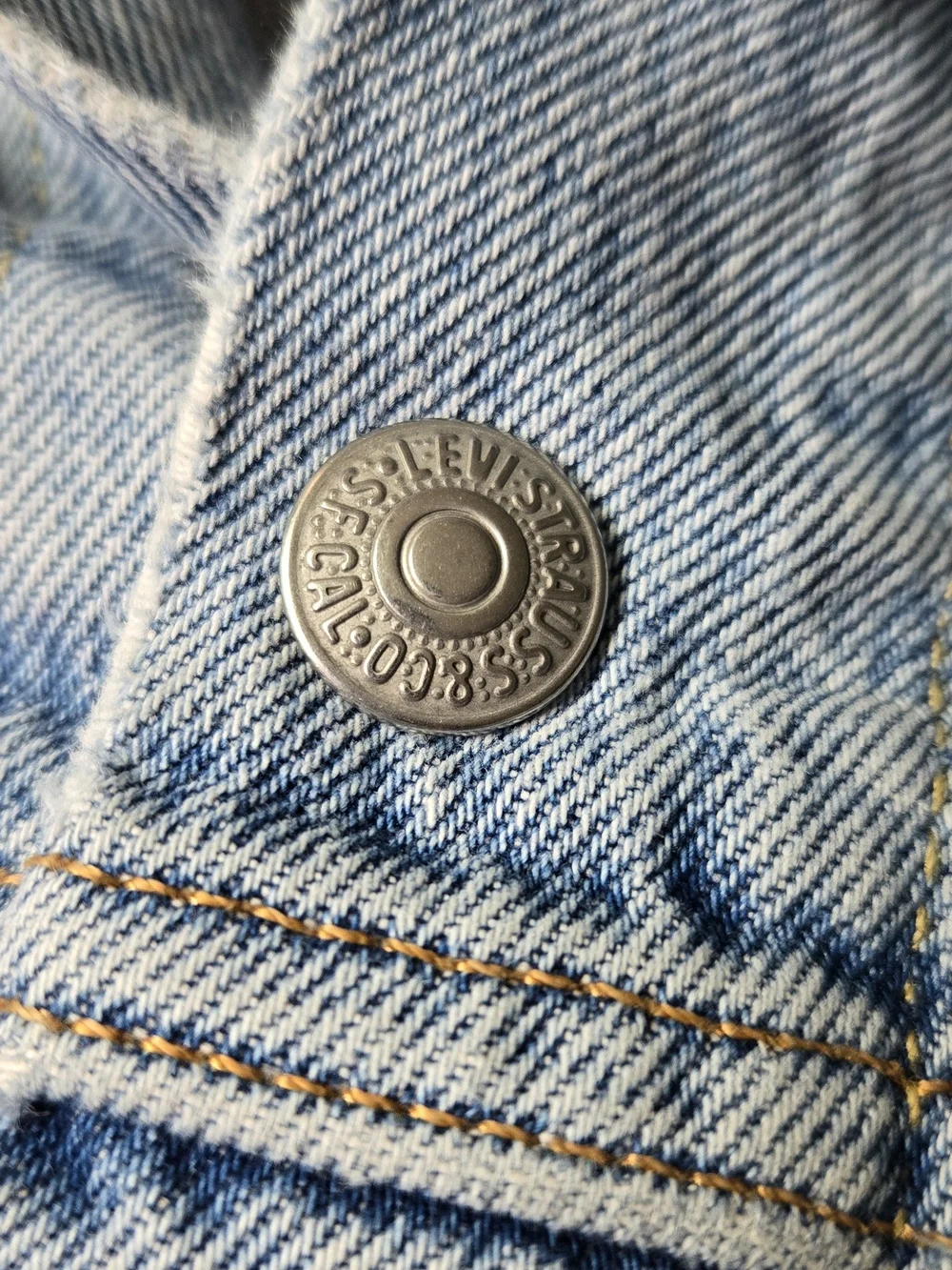 Levi's Light Blue Denim Trucker Jacket with Gray Hoodie Sleeves - Picture 5 of 6